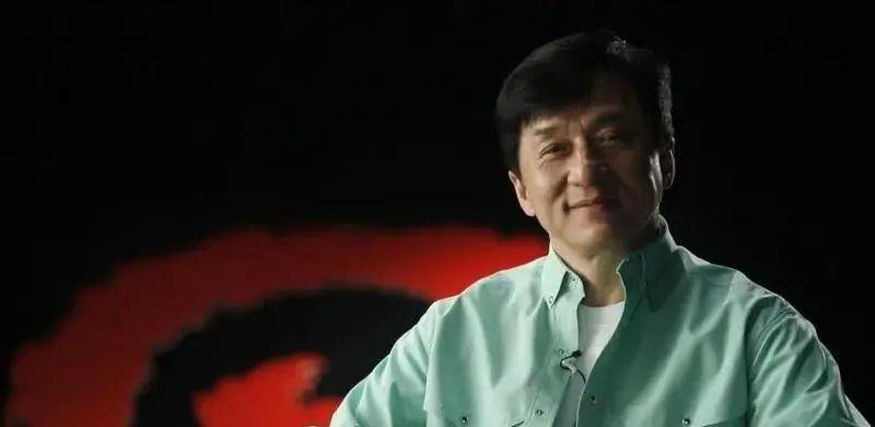 成龍最新消息，不斷突破自我，展現(xiàn)無盡魅力