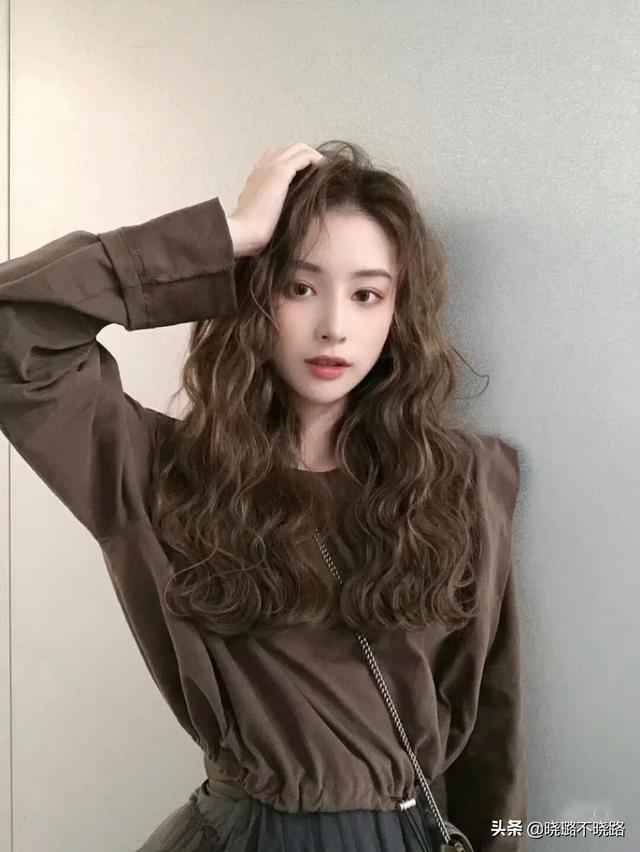 最新的發(fā)型女，時(shí)尚潮流的千變?nèi)f化