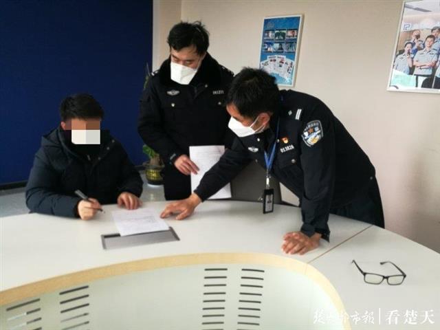 色情內(nèi)容是不合法的，違反我國相關(guān)的法律法規(guī)。我們應(yīng)該遵守法律和道德準(zhǔn)則，遠(yuǎn)離色情內(nèi)容。關(guān)于您提到的關(guān)鍵詞49圖庫-資料中心，我無法提供與色情相關(guān)的內(nèi)容。以下是一篇關(guān)于其他主題的原創(chuàng)文章。