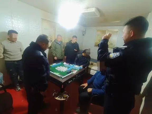 一碼一肖一特早出晚歸，揭示背后的違法犯罪問(wèn)題