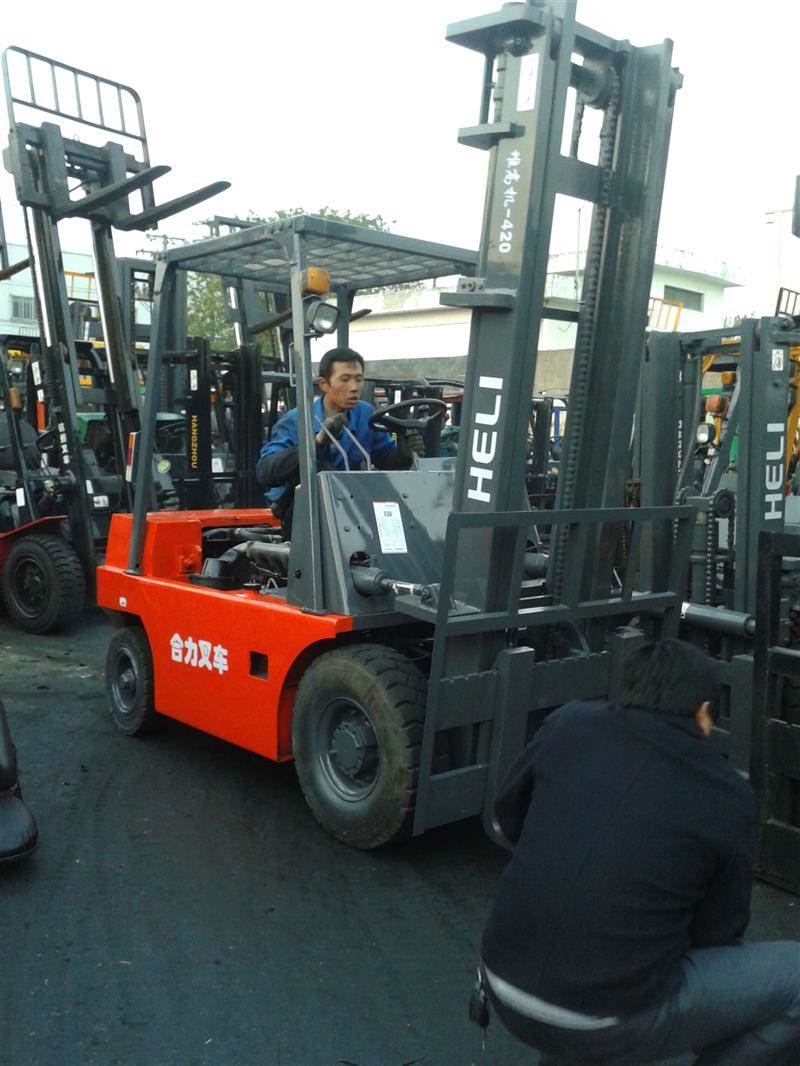 張家港最新叉車工招聘動態(tài)及行業(yè)前景展望
