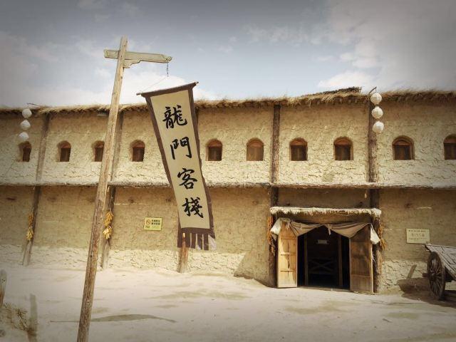 新澳門(mén)免費(fèi)精準(zhǔn)龍門(mén)客棧，警惕背后的違法犯罪風(fēng)險(xiǎn)