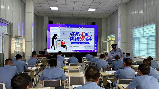 香港今晚開什么特馬,關(guān)于香港今晚開什么特馬的說法，警惕違法犯罪行為