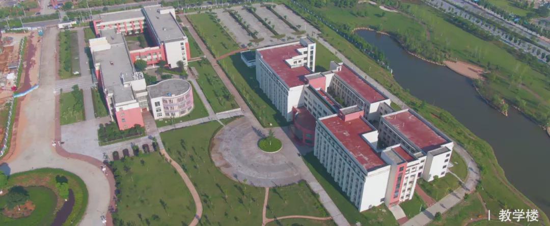 大學(xué)最新好嗎,大學(xué)最新好嗎？探討現(xiàn)代教育的發(fā)展趨勢與挑戰(zhàn)