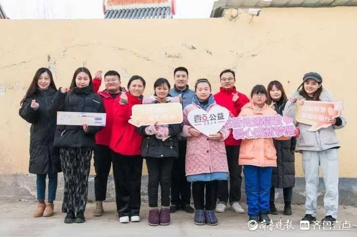 最新奉獻(xiàn)故事,最新奉獻(xiàn)故事，無(wú)私的愛(ài)心照亮社區(qū)每一個(gè)角落
